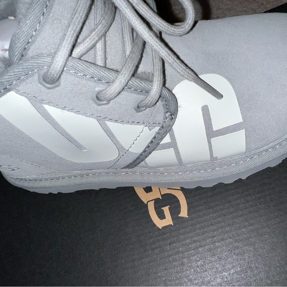UGG - Picture 7 of 7
